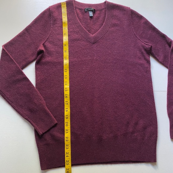 Aqua 100% Cashmere V-Neck Sweater Burgundy Size Small - Picture 7 of 9